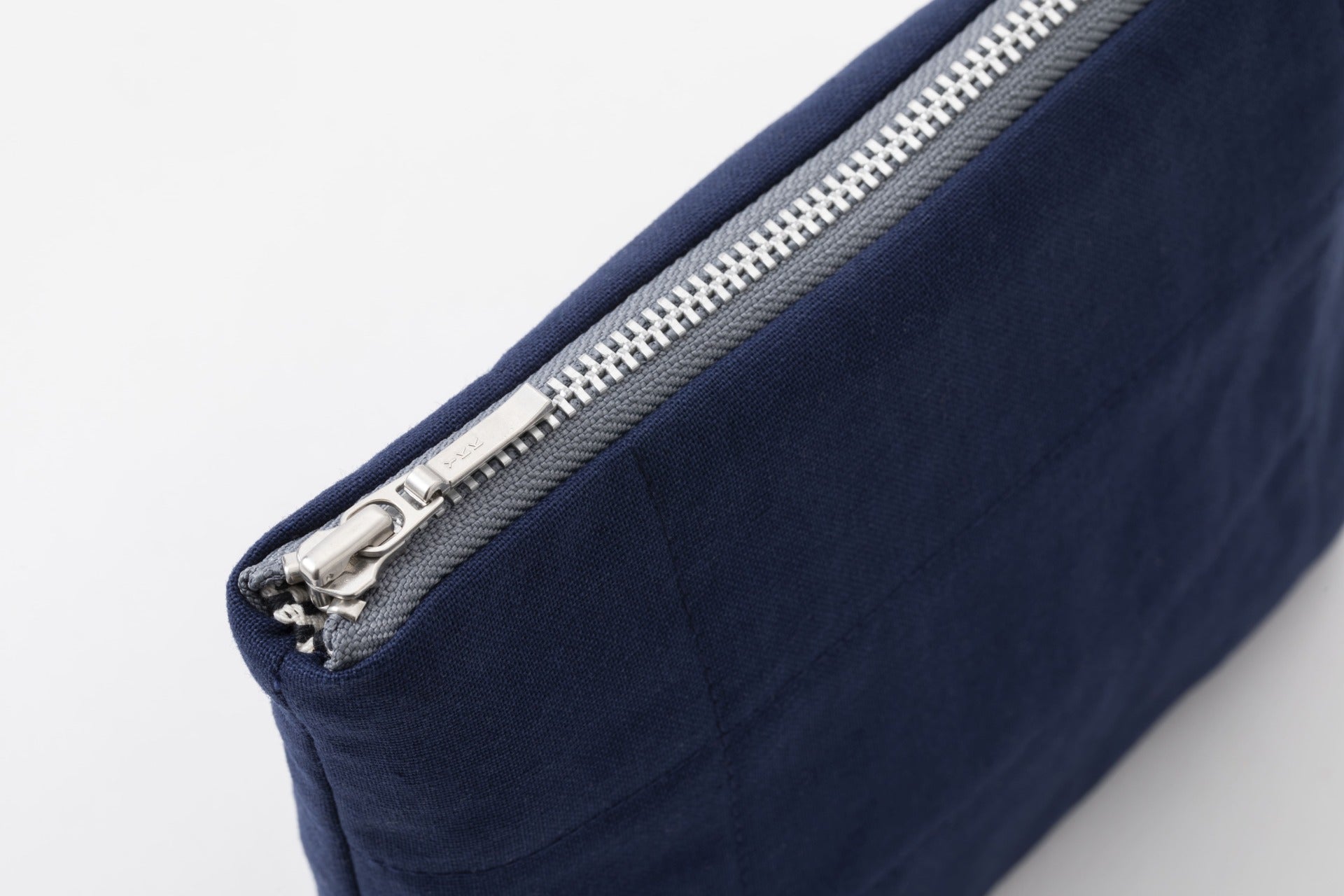 HANTEN. Pouch