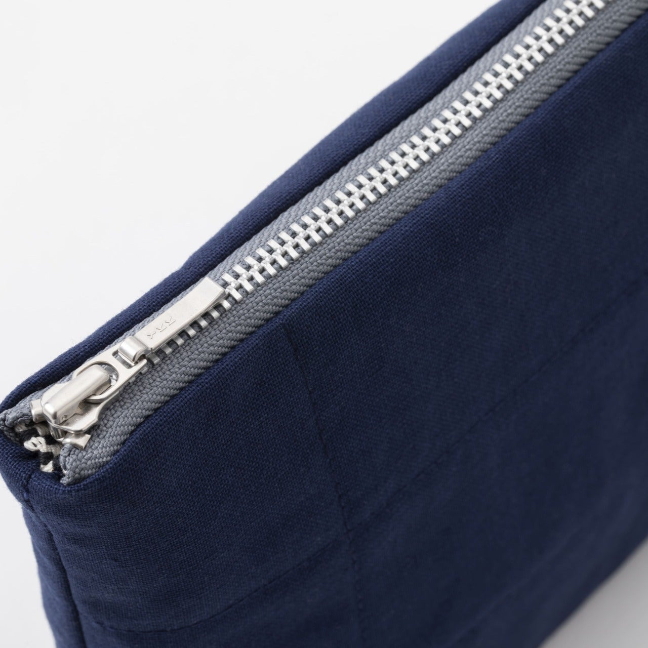 HANTEN. Pouch